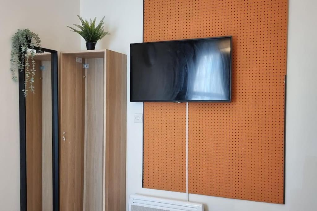 Skyline King Suites 202 Суонси Экстерьер фото